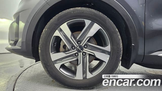 Kia Sorento 2023 — ფოტო 5/20