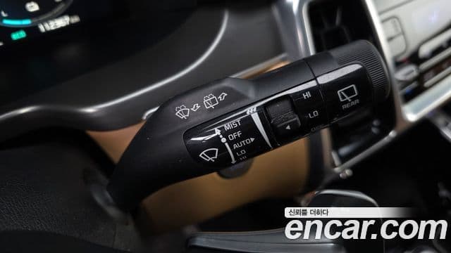 Kia Sorento 2023 — ფოტო 15/20