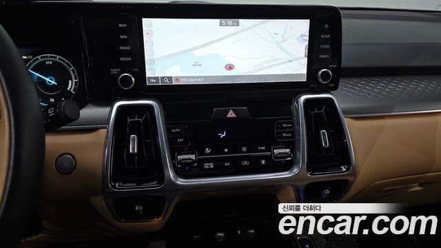 Kia Sorento 2023 — ფოტო 16/20