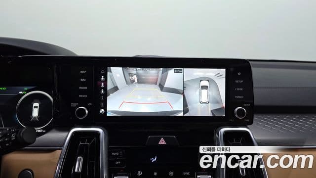 Kia Sorento 2023 — ფოტო 17/20