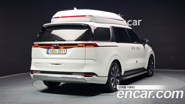 Kia Carnival 2022 — ფოტო 2/20