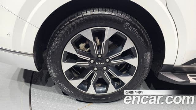 Kia Carnival 2022 — ფოტო 5/20