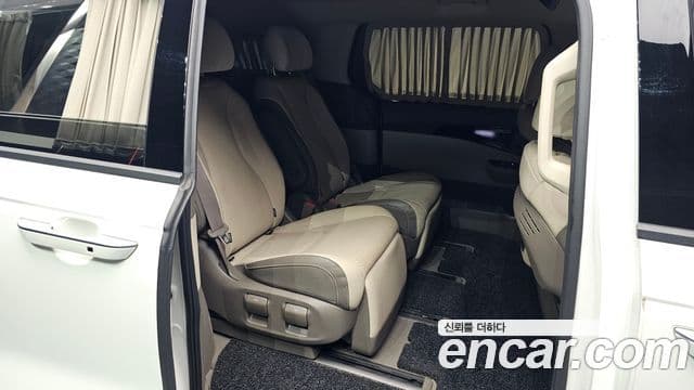 Kia Carnival 2022 — ფოტო 11/20