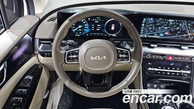 Kia Carnival 2022 — ფოტო 13/20