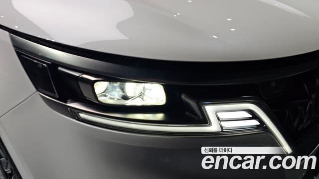 Kia Carnival 2022 — ფოტო 2/31
