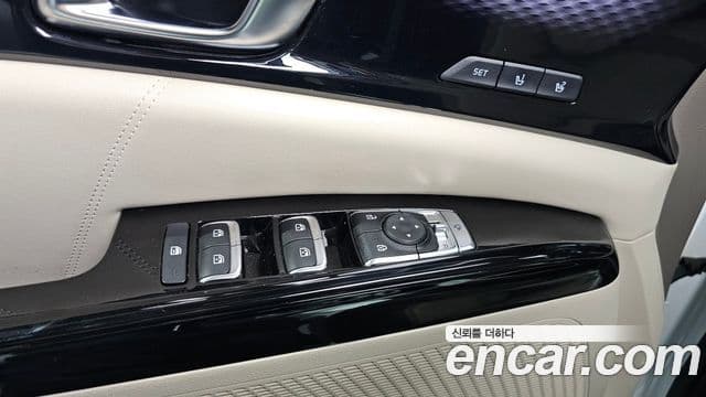 Kia Carnival 2022 — ფოტო 10/31