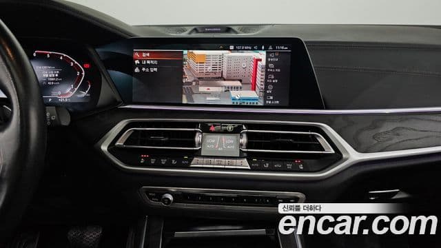 BMW X7 2022 — ფოტო 13/20