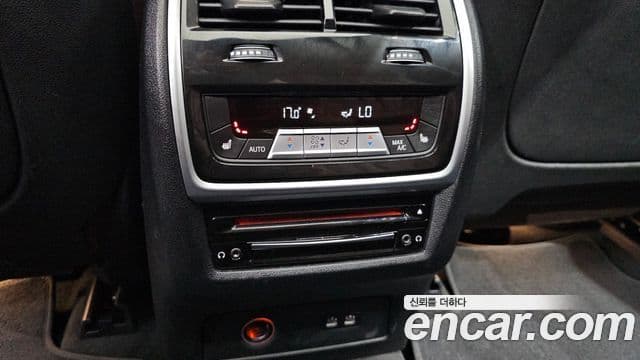 BMW X7 2022 — ფოტო 19/20
