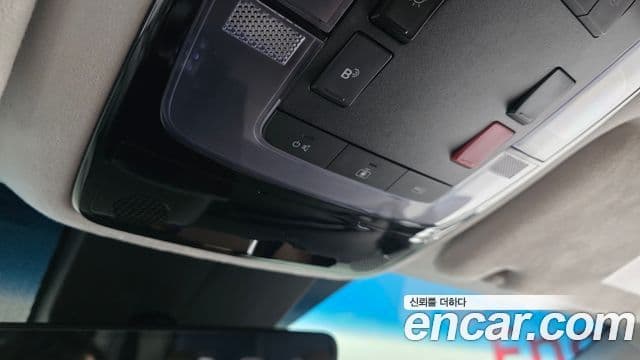 Hyundai Staria 2022 — ფოტო 18/20