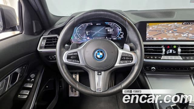 BMW 3 Series 2022 — ფოტო 13/20