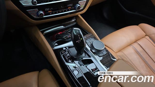 BMW 5 Series 2021 — ფოტო 7/20