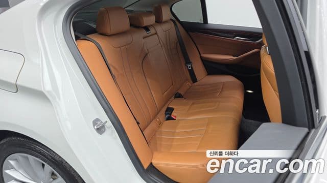 BMW 5 Series 2021 — ფოტო 11/20