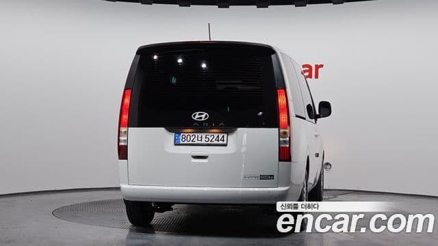 Hyundai Staria 2024 — ფოტო 4/20