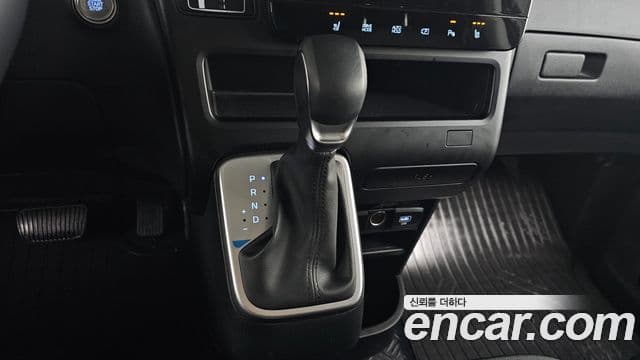 Hyundai Staria 2024 — ფოტო 9/20