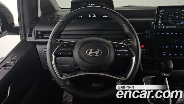 Hyundai Staria 2024 — ფოტო 13/20