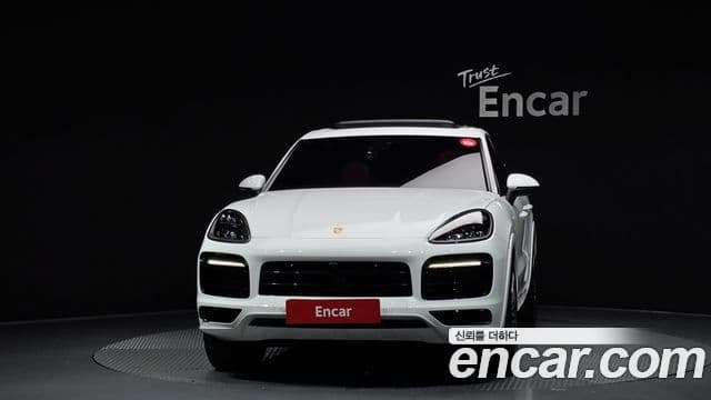 Porsche Cayenne 2021 — фото 2 из 20