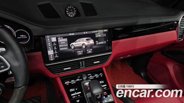 Porsche Cayenne 2021 — ფოტო 13/20