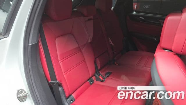 Porsche Cayenne 2021 — Photo 26/30