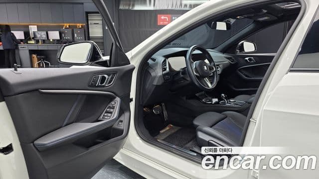 BMW 1 Series 2023 — ფოტო 10/20