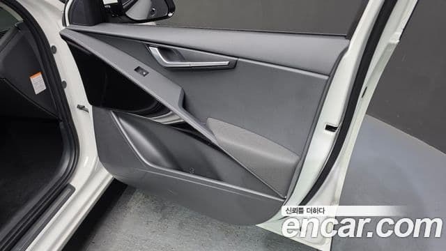 Kia Niro 2025 — Şəkil 22/32