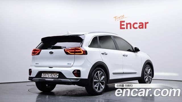 Kia Niro 2020 — ფოტო 2/20