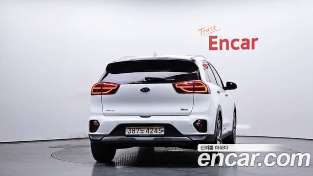 Kia Niro 2020 — ფოტო 4/20