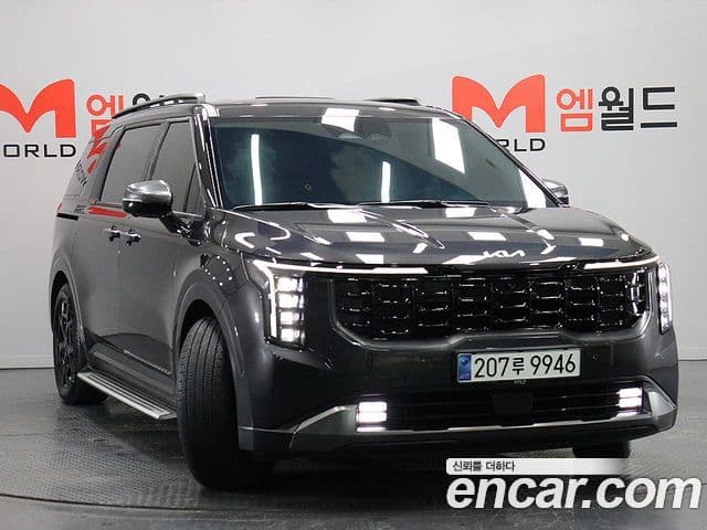 Kia Carnival 2023 — ფოტო 1/20