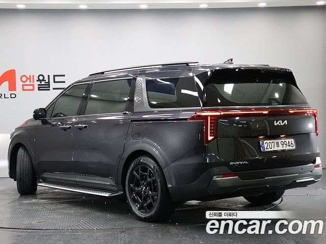 Kia Carnival 2023 — ფოტო 3/20
