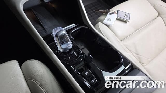 Volvo XC40 2023 — Şəkil 8/20