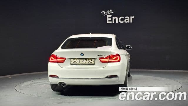 BMW 4 Series 2018 — Şəkil 13/20