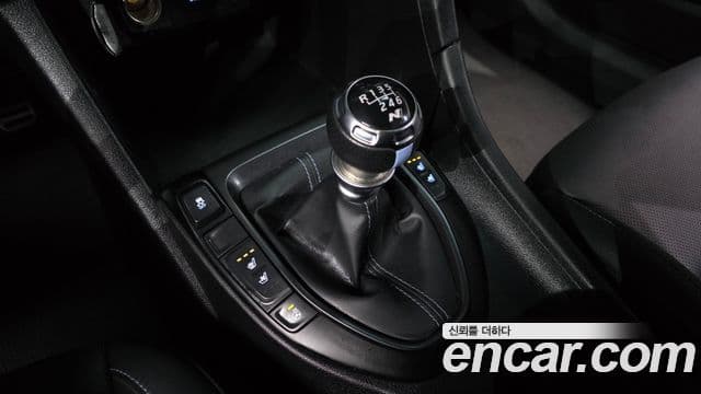 Hyundai Veloster 2019 — Şəkil 7/20