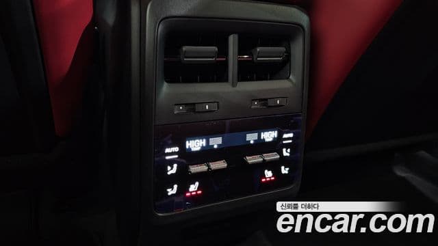 Porsche Macan EV 2025 — ფოტო 5/20