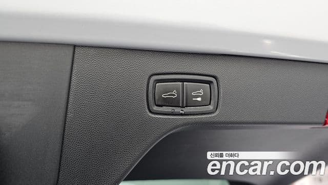 Porsche Macan EV 2025 — ფოტო 18/20