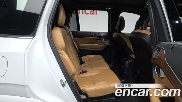 Volvo XC90 2018 — Şəkil 11/20