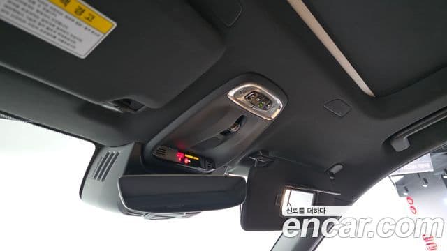 Volvo XC90 2018 — Şəkil 19/20