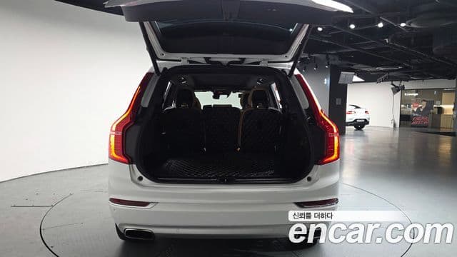 Volvo XC90 2018 — Şəkil 20/20