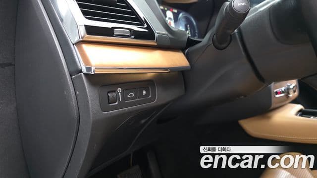 Volvo XC90 2018 — Photo 22/33
