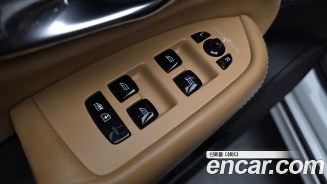 Volvo XC90 2018 — Photo 11/33