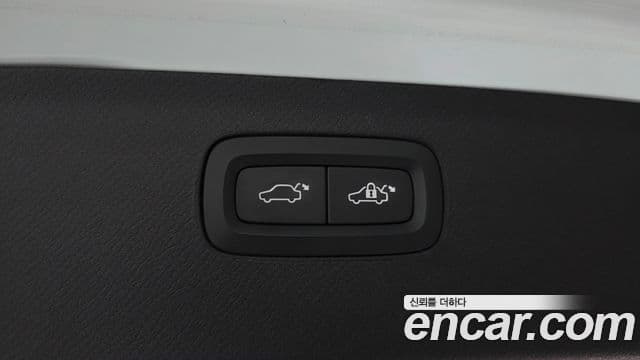 Volvo XC90 2018 — Photo 25/33