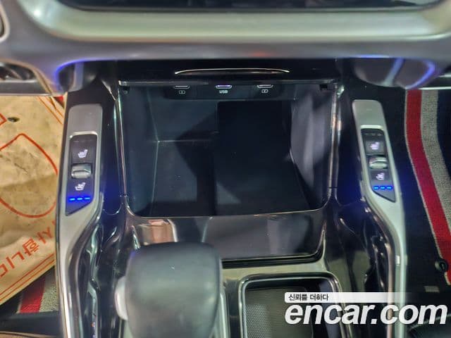 Kia Sorento 2021 — ფოტო 13/20