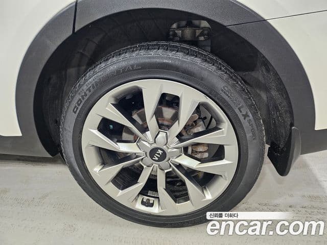 Kia Sorento 2021 — ფოტო 17/20