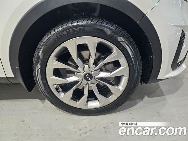 Kia Sorento 2021 — ფოტო 19/20