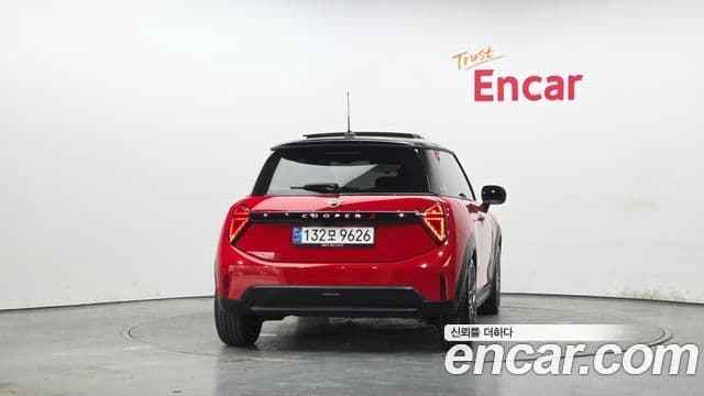 Mini Cooper S 2024 — ფოტო 3/20