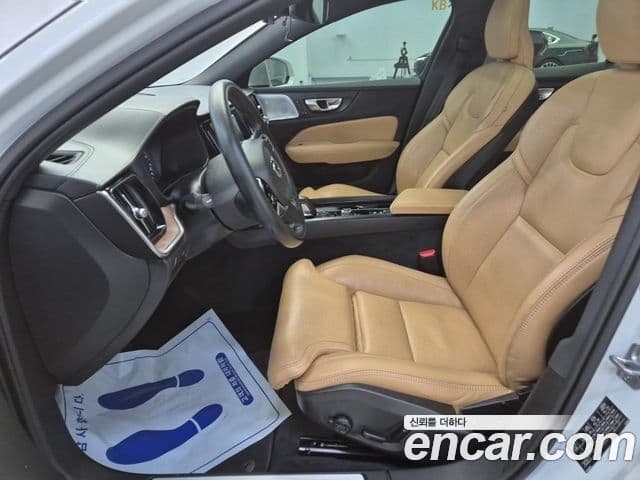 Volvo V60 Cross Country 2021 — Şəkil 10/19