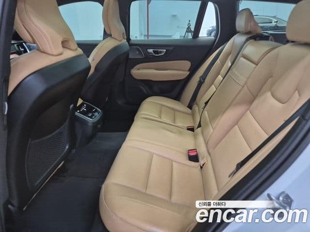 Volvo V60 Cross Country 2021 — Şəkil 11/19