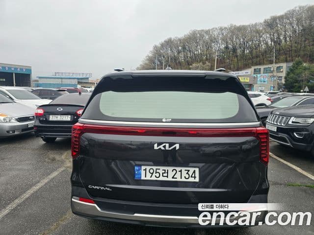 Kia Carnival 2024 — ფოტო 3/20