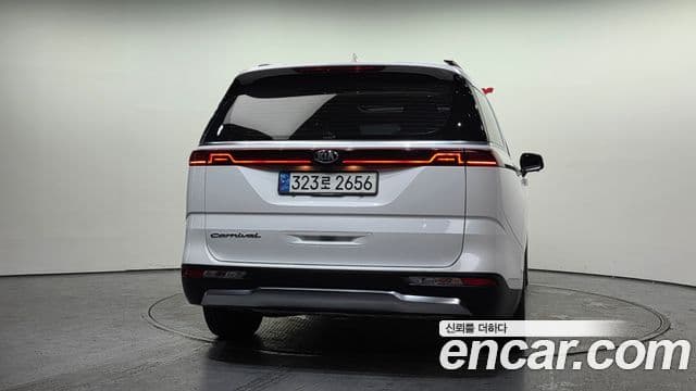Kia Carnival 2020 — Фото 4/20