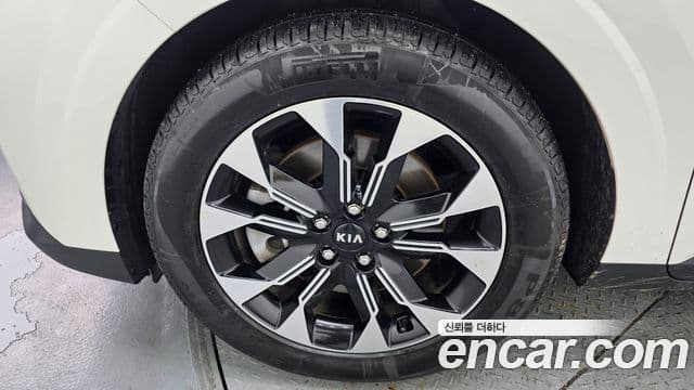 Kia Carnival 2020 — Фото 5/20