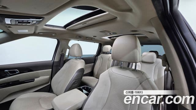 Kia Carnival 2020 — Фото 11/20
