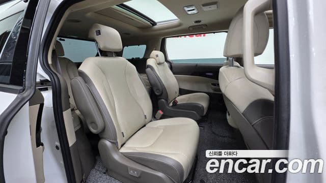 Kia Carnival 2020 — Фото 19/20